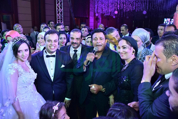 بالصور.. "محمد فؤاد" يشعل حفل زفاف حسن نجم ونوران أسامة بالصور.. "محمد فؤاد" يشعل حفل زفاف حسن نجم ونوران أسامة