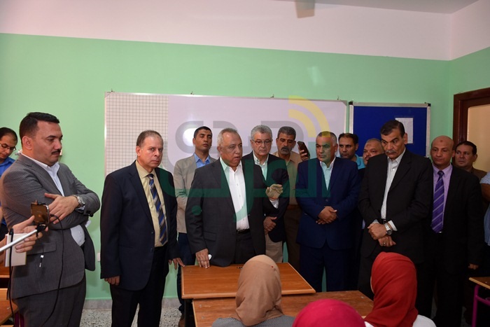 محافظ الشرقية يفتتح عدداً من المدارس بمركز الزقازيق 