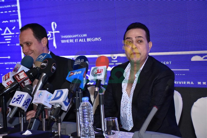 بالصور..بدء المؤتمر الصحفي ل"حكيم" لدعم للسياحة المصرية