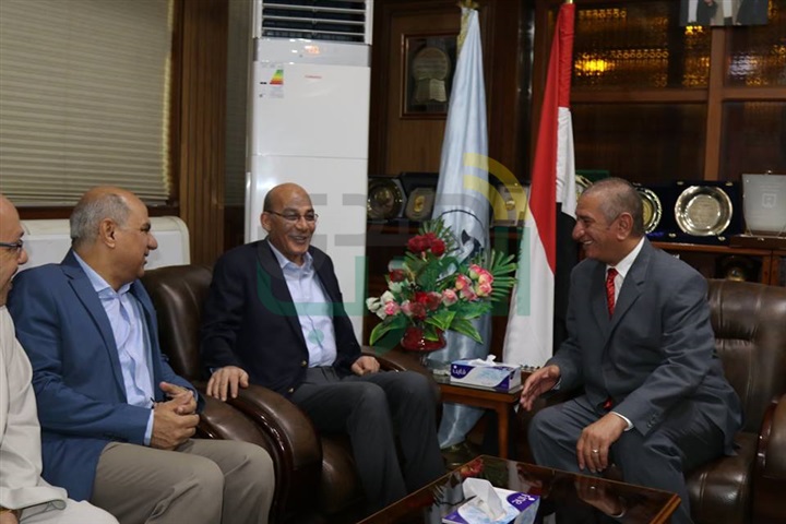 بالصور.. محافظ كفرالشيخ يستقبل وزير الزراعة