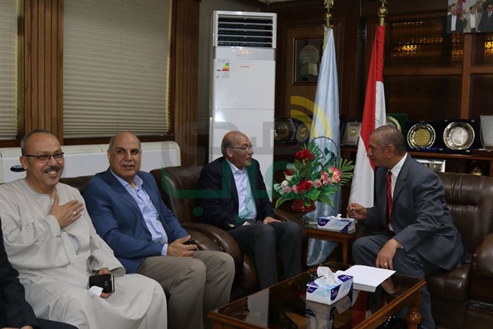 بالصور.. محافظ كفرالشيخ يستقبل وزير الزراعة