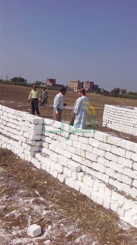 إزالة 3550 متر تعدى على الأراضى الزراعية بكفر شكر