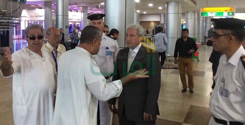 بالصور.. مدير أمن المطار يتفقد صالة استقبال الحجاج