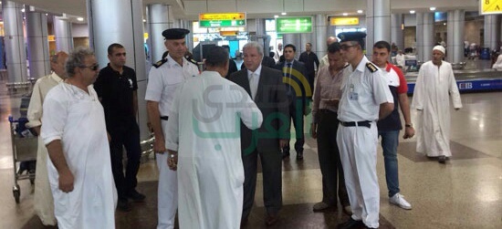 بالصور.. مدير أمن المطار يتفقد صالة استقبال الحجاج