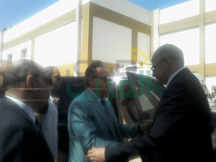 بالصور.. وزير الصحة يصل لمستشفى أبو المنجا بشبرا الخيمة