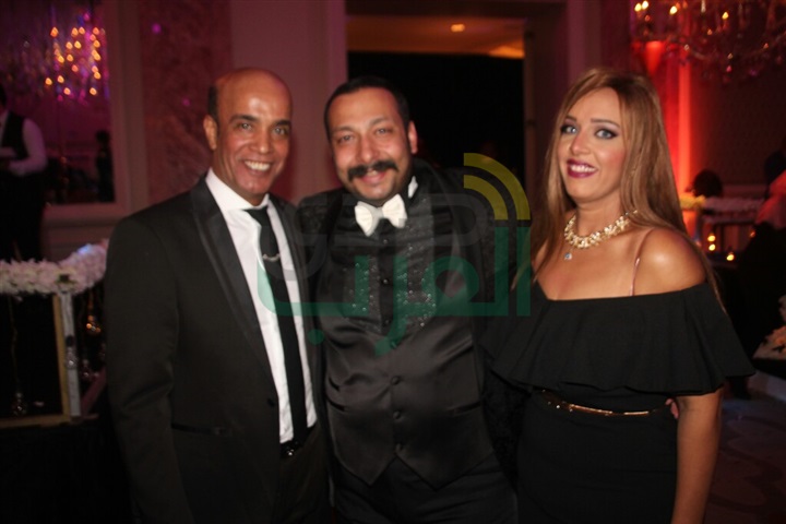 بالصور.. حكيم يختم حفل زفاف حمدي و اسراء نجوم مسرح مصر