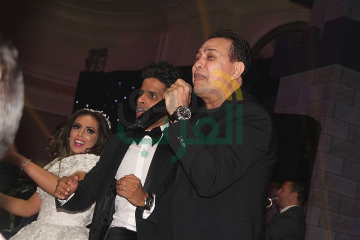 بالصور.. حكيم يختم حفل زفاف حمدي و اسراء نجوم مسرح مصر