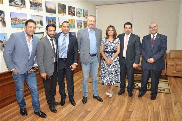 مركز الإبداع المصري يكرم إسلام الغزولي لمساهمته في المجتمع المدني