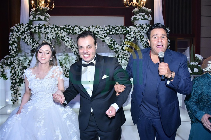 بالصور.. "محمد فؤاد" يشعل حفل زفاف حسن نجم ونوران أسامة بالصور.. "محمد فؤاد" يشعل حفل زفاف حسن نجم ونوران أسامة