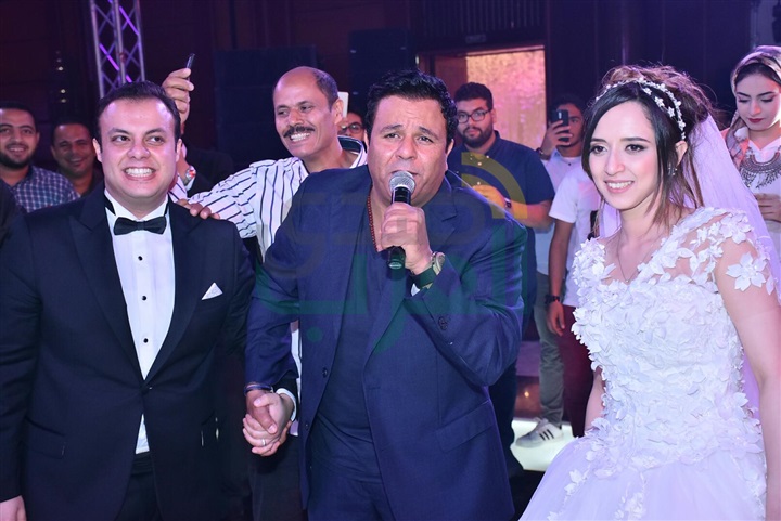 بالصور.. "محمد فؤاد" يشعل حفل زفاف حسن نجم ونوران أسامة بالصور.. "محمد فؤاد" يشعل حفل زفاف حسن نجم ونوران أسامة