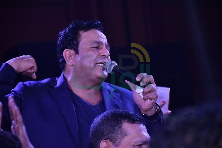 بالصور.. "محمد فؤاد" يشعل حفل زفاف حسن نجم ونوران أسامة بالصور.. "محمد فؤاد" يشعل حفل زفاف حسن نجم ونوران أسامة
