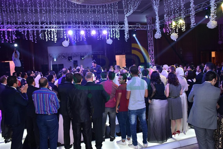 بالصور.. "محمد فؤاد" يشعل حفل زفاف حسن نجم ونوران أسامة بالصور.. "محمد فؤاد" يشعل حفل زفاف حسن نجم ونوران أسامة