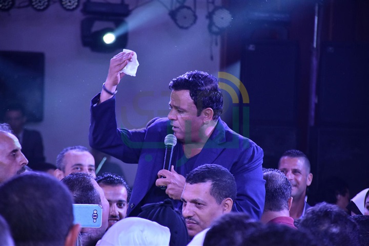 بالصور.. "محمد فؤاد" يشعل حفل زفاف حسن نجم ونوران أسامة بالصور.. "محمد فؤاد" يشعل حفل زفاف حسن نجم ونوران أسامة