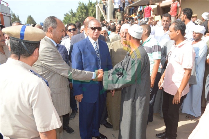 بالصور..جنازة شهيد العريش الثاني بكفر الشيخ تتحول لمظاهرة ضد الاٍرهاب 