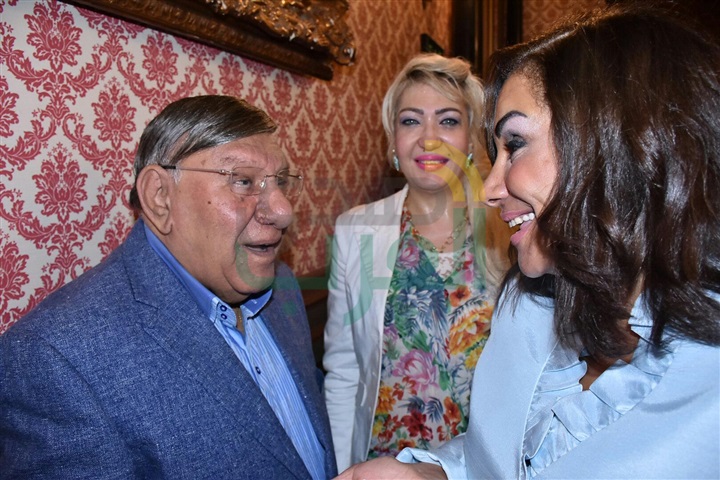 بالصور..بدء حفل توقيع كتاب "عمرو موسى" بحضور كوكبة من الوزراء والسفراء ونجوم الفن بالصور..بدء حفل توقيع كتاب "عمرو موسى" بحضور كوكبة من الوزراء والسفراء ونجوم الفن