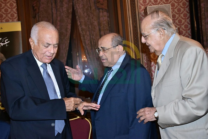 بالصور..بدء حفل توقيع كتاب "عمرو موسى" بحضور كوكبة من الوزراء والسفراء ونجوم الفن بالصور..بدء حفل توقيع كتاب "عمرو موسى" بحضور كوكبة من الوزراء والسفراء ونجوم الفن