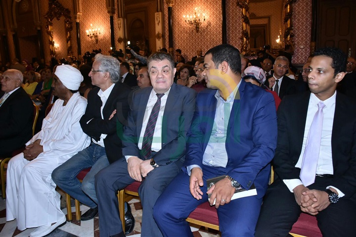 بالصور..بدء حفل توقيع كتاب "عمرو موسى" بحضور كوكبة من الوزراء والسفراء ونجوم الفن بالصور..بدء حفل توقيع كتاب "عمرو موسى" بحضور كوكبة من الوزراء والسفراء ونجوم الفن