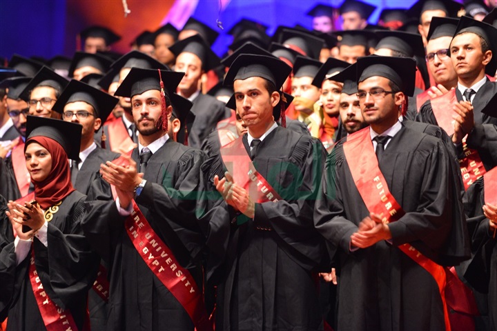 جامعة المستقبل تحتفل بتخريج الدفعة السابعة والثامنة للبكالريوس علي موسيقي عمر خيرت