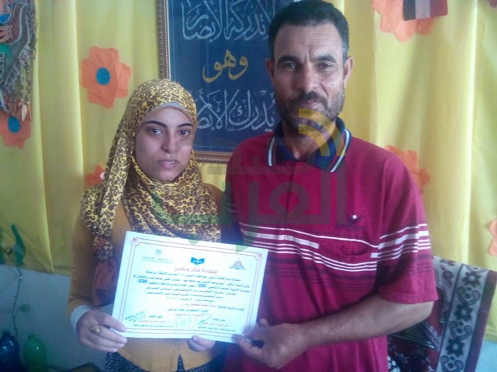بالصور.. وكيل تعليم كفر الشيخ يستقبل خامسة الجمهورية في الثانوية للصم والبكم