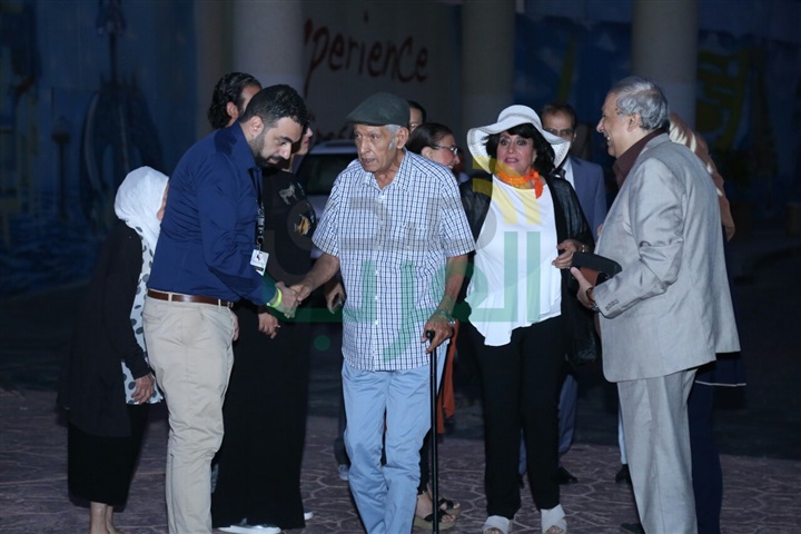 بدء ندوة الفنان عزت العلايلي بحضور نجوم الفن بدء ندوة الفنان عزت العلايلي بحضور نجوم الفن