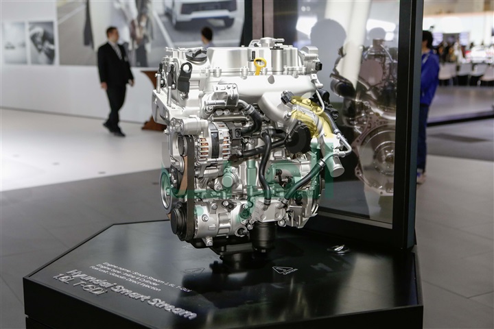 "هيونداي" تكشف عن محرك متطور في "فرانكفورت للسيارات"
