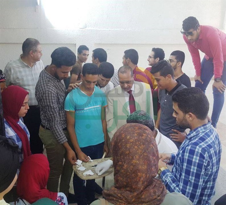 جولة تفقدية لنائب رئيس جامعة الإسكندرية بكليات فرع مطروع