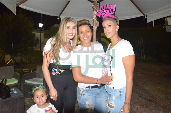 بالصور.. نجوم الفن والمجتمع فى عيد ميلاد لطفية ونعومى بالصور.. نجوم الفن والمجتمع فى عيد ميلاد لطفية ونعومى