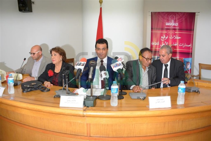 بالصور.. بدء حفل توقيع كتاب "أيام من حياتي" بحضور نجوم الفن بالصور.. بدء حفل توقيع كتاب "أيام من حياتي" بحضور نجوم الفن
