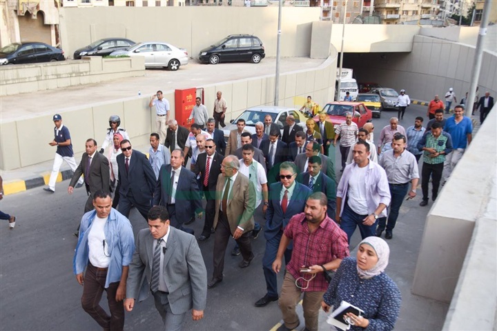 وزير النقل يفتقد التجهيزات النهائية لافتتاح نفق كليوباترا بالإسكندرية