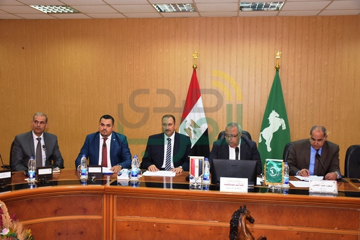 محافظ الشرقية  يترأس إجتماع المتابعة الأسبوعي لتقييم العمل و متابعة الأداء