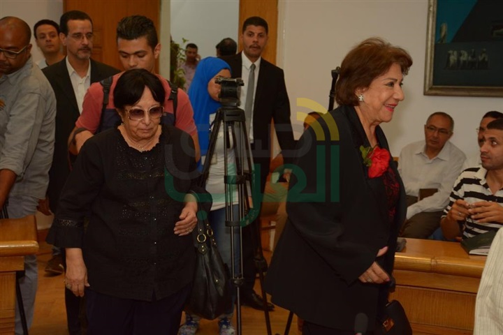بالصور.. بدء حفل توقيع كتاب "أيام من حياتي" بحضور نجوم الفن بالصور.. بدء حفل توقيع كتاب "أيام من حياتي" بحضور نجوم الفن