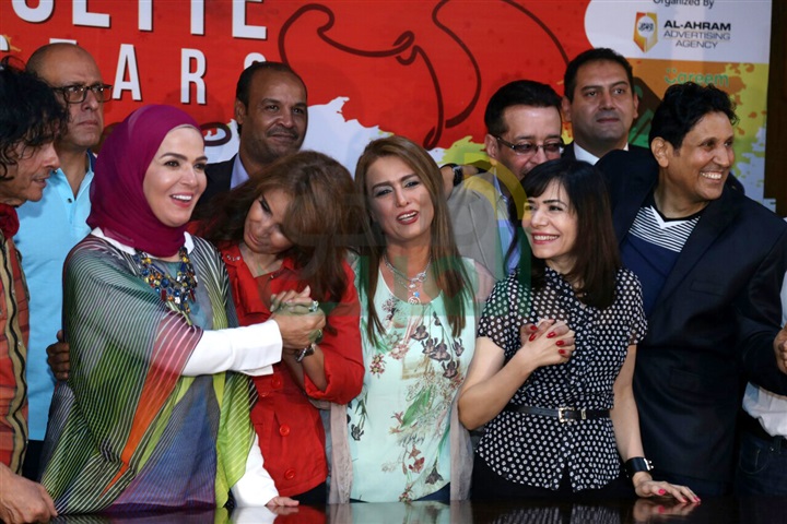 مؤتمر حفل "القرن" بحضور عدد من نجوم الثمانينات مؤتمر حفل "القرن" بحضور عدد من نجوم الثمانينات