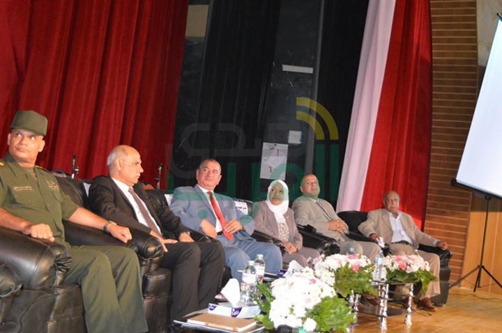 محافظ كفر الشيخ ورئيس الجامعة يشهدان مؤتمر المرأة صانعة السلام