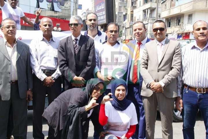 بالصور.. حملة نظافة لـ"مؤيدون" فى شبرا لدعم ترشيح السيسى لولاية ثانية