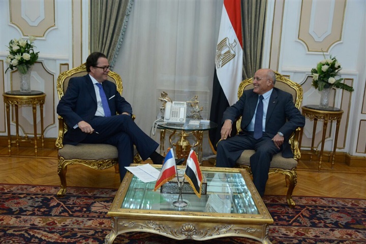 "العصار" يستقبل "روماتيه" لبحث سبل تعزيز التعاون بين مصر وفرنسا