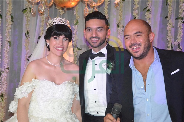 بالصور.. دينا وسعد والعسيلى وبوسى يشعلون حفل زفاف شادى و كرستين بالصور.. دينا وسعد والعسيلى وبوسى يشعلون حفل زفاف شادى و كرستين
