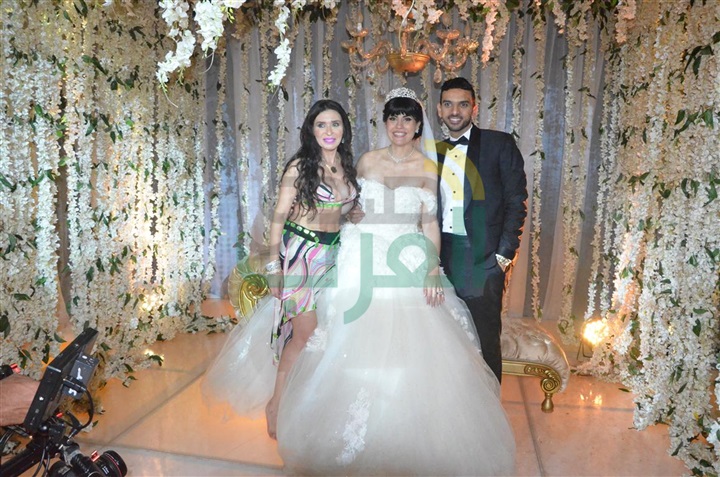 بالصور.. دينا وسعد والعسيلى وبوسى يشعلون حفل زفاف شادى و كرستين بالصور.. دينا وسعد والعسيلى وبوسى يشعلون حفل زفاف شادى و كرستين