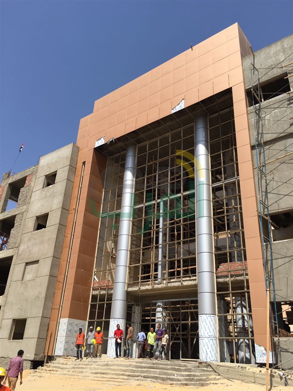 بالصور.. وزير الصحة يتفقد إنشاءات مستشفى العديسات بالأقصر