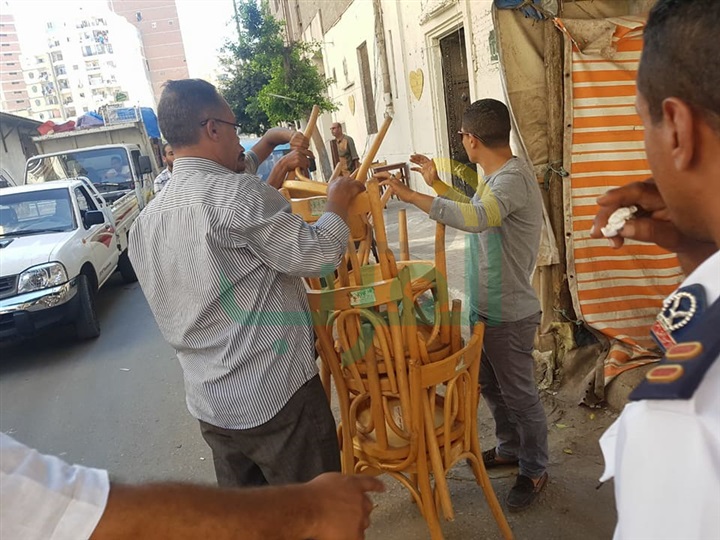 حملة اشغالات للقضاء علي الاشغالات بحي وسط .