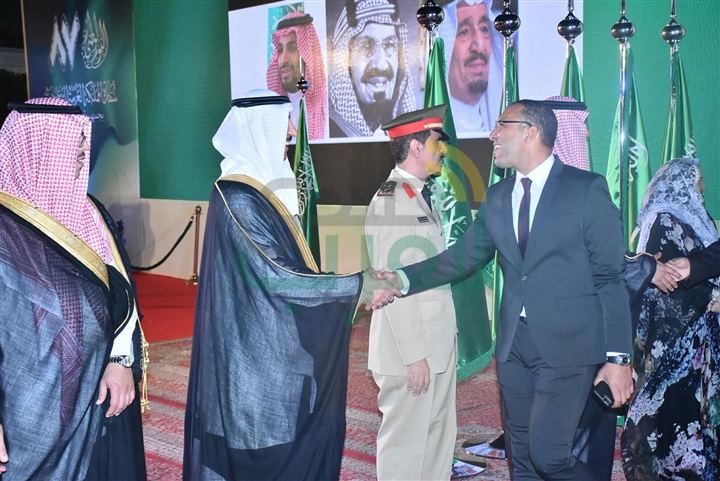 بالصور..رئيس الوزراء ونجوم الفن والاعلام يصلون حفل اليوم الوطني للسعودية بالصور..رئيس الوزراء ونجوم الفن والاعلام يصلون حفل اليوم الوطني للسعودية
