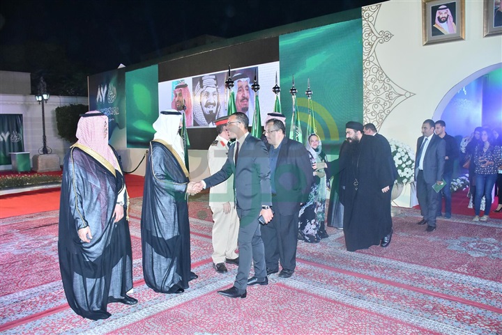 بالصور..رئيس الوزراء ونجوم الفن والاعلام يصلون حفل اليوم الوطني للسعودية بالصور..رئيس الوزراء ونجوم الفن والاعلام يصلون حفل اليوم الوطني للسعودية