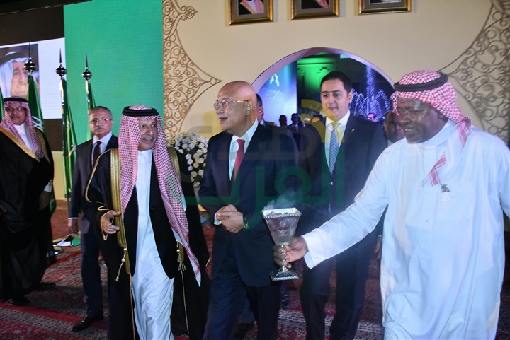 بالصور..رئيس الوزراء ونجوم الفن والاعلام يصلون حفل اليوم الوطني للسعودية بالصور..رئيس الوزراء ونجوم الفن والاعلام يصلون حفل اليوم الوطني للسعودية
