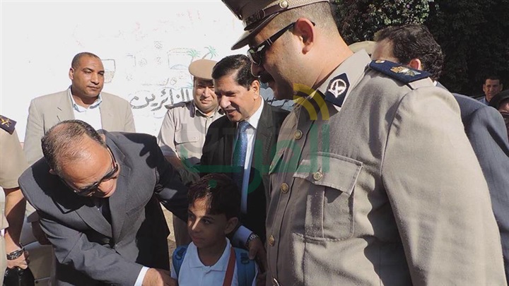 بالصور.. وفد من ضباط كفر الشيخ يزور مدارس أبناء شهداء الشرطة