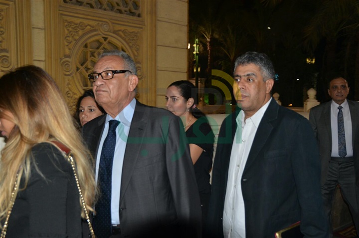بالصور.. المشير طنطاوي وعلاء مبارك وأبوهشيمة يشاركون بعزاء زوجة مصطفى عبده