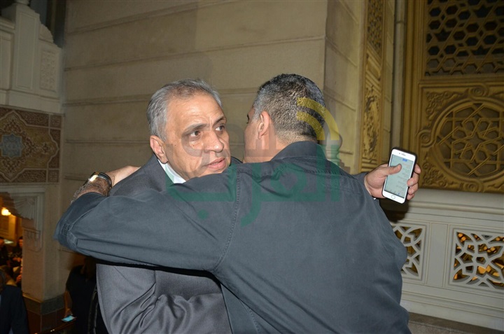 بالصور.. المشير طنطاوي وعلاء مبارك وأبوهشيمة يشاركون بعزاء زوجة مصطفى عبده