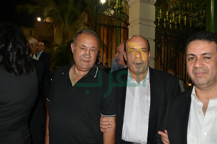 بالصور.. المشير طنطاوي وعلاء مبارك وأبوهشيمة يشاركون بعزاء زوجة مصطفى عبده