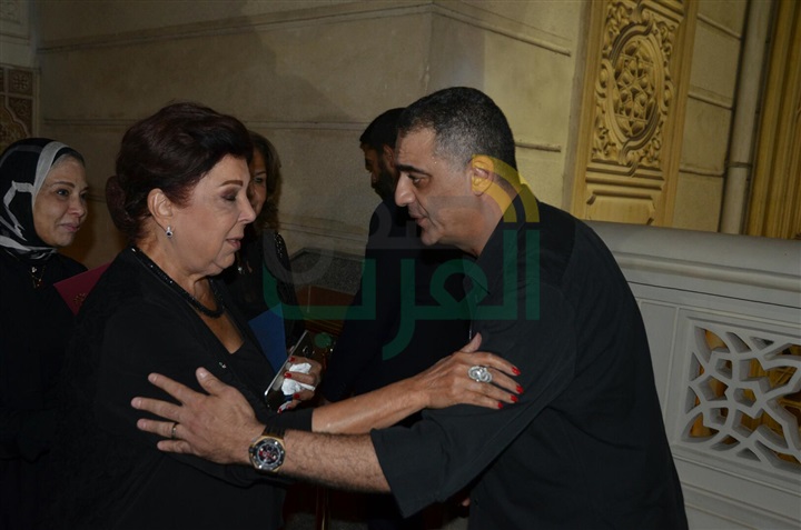 بالصور.. المشير طنطاوي وعلاء مبارك وأبوهشيمة يشاركون بعزاء زوجة مصطفى عبده