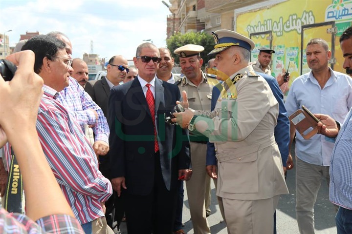 بالفيديو والصور.. محافظ كفر الشيخ يوجه بسرعة إنهاء أعمال الإنارة بكورنيش الزاوية