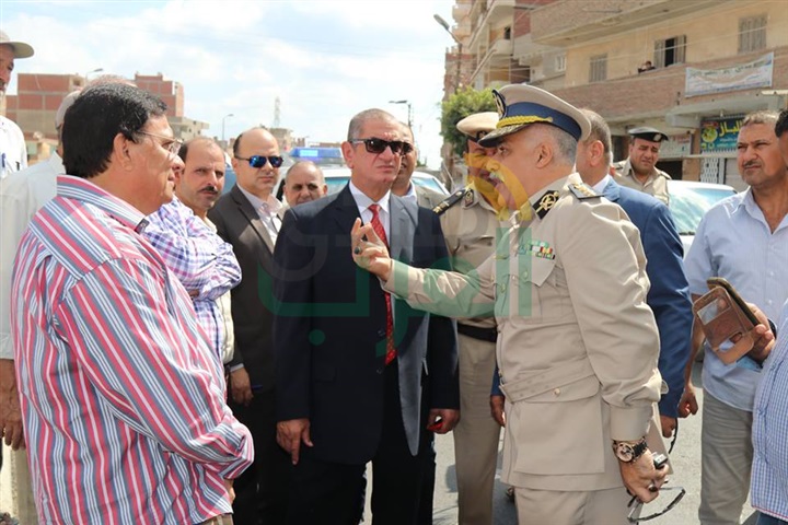 بالفيديو والصور.. محافظ كفر الشيخ يوجه بسرعة إنهاء أعمال الإنارة بكورنيش الزاوية