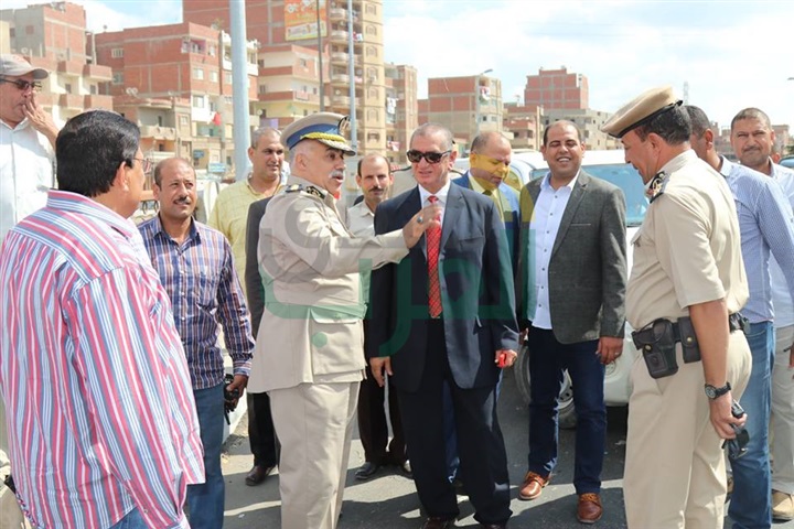 بالفيديو والصور.. محافظ كفر الشيخ يوجه بسرعة إنهاء أعمال الإنارة بكورنيش الزاوية